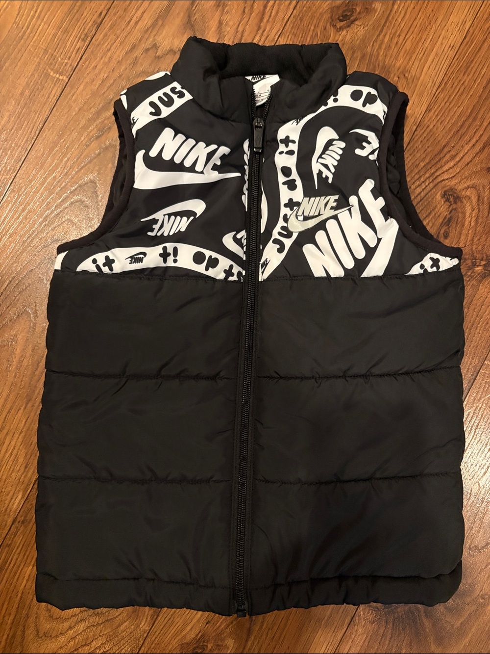 Nike Black & White Logo-Print Puffer Vest - Kids